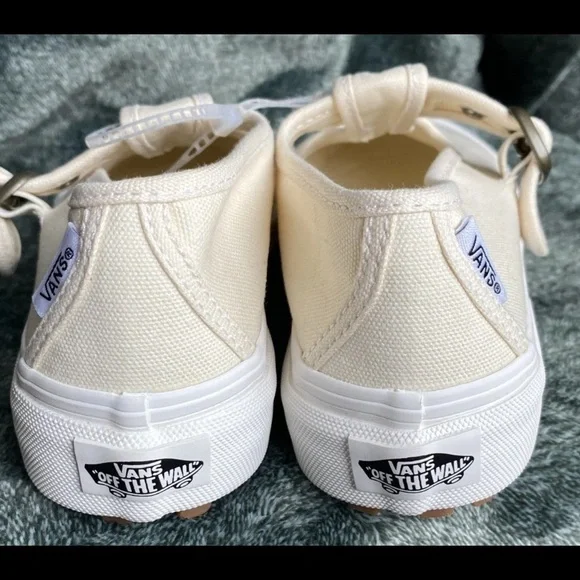 NWOB Women’s Vans Style 93 Mary Jane Sneakers Buckle Cream Canvas - Picture 5 of 6